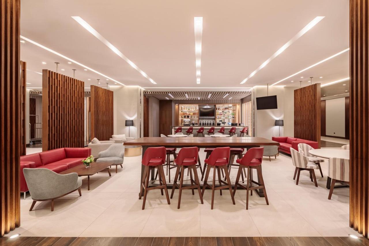 Holiday Inn - Quito Airport By Ihg タバベラ エクステリア 写真 The lounge at the airport