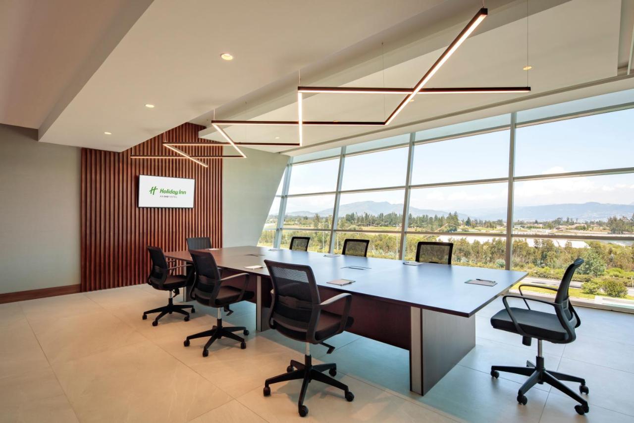 Holiday Inn - Quito Airport By Ihg タバベラ エクステリア 写真 Meeting room at the headquarters of the National University System