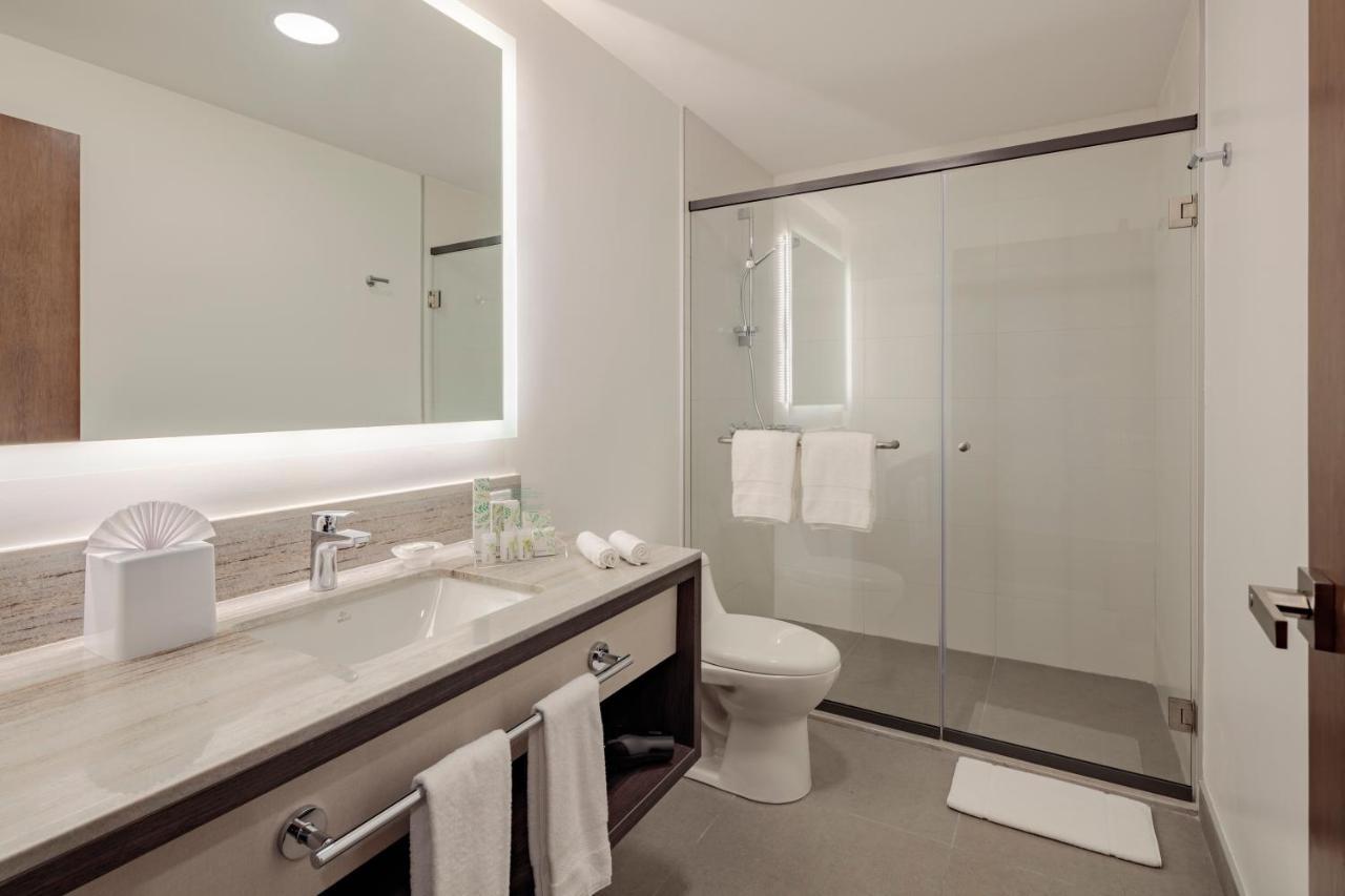 Holiday Inn - Quito Airport By Ihg タバベラ エクステリア 写真 Bathroom