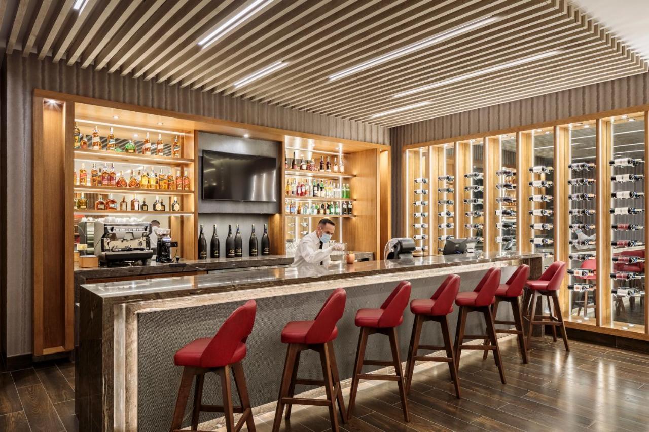 Holiday Inn - Quito Airport By Ihg タバベラ エクステリア 写真 The bar at the lounge